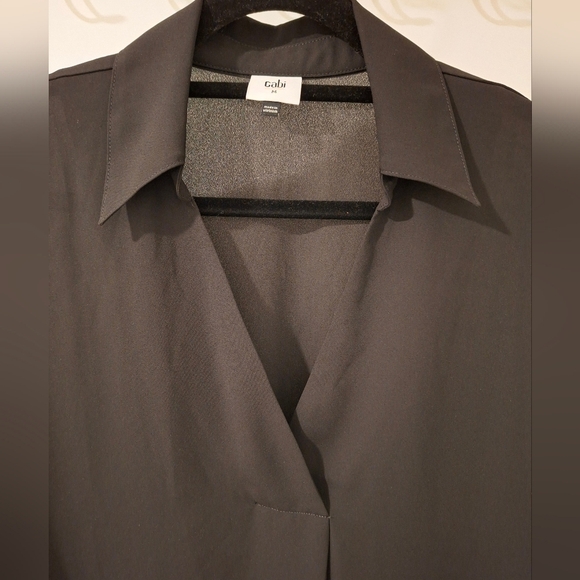 Cabi Women's Black Short-sleeve V-neck Point Collar Top (Size M) - Picture 3 of 6